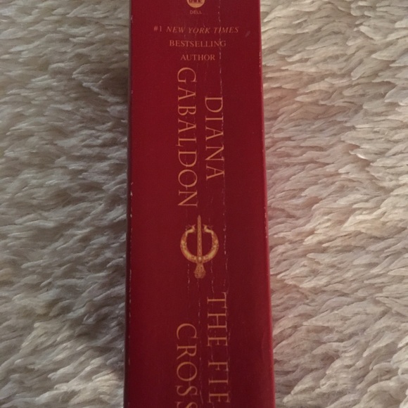 The Fiery Cross Outlander Book Series by Diana Gabaldon. Paperback - Picture 2 of 2